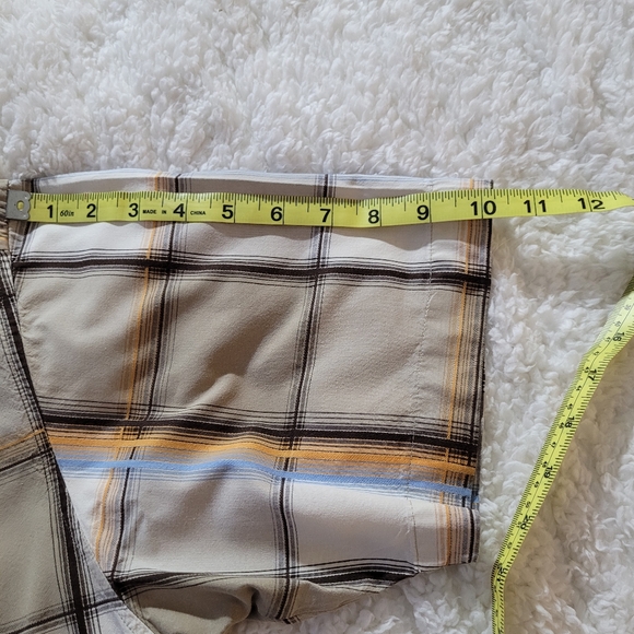 Men's Enyce Size Medium Short Sleeve Button-down Plaid Shirt Tan w/Gold & Blue - Picture 13 of 13